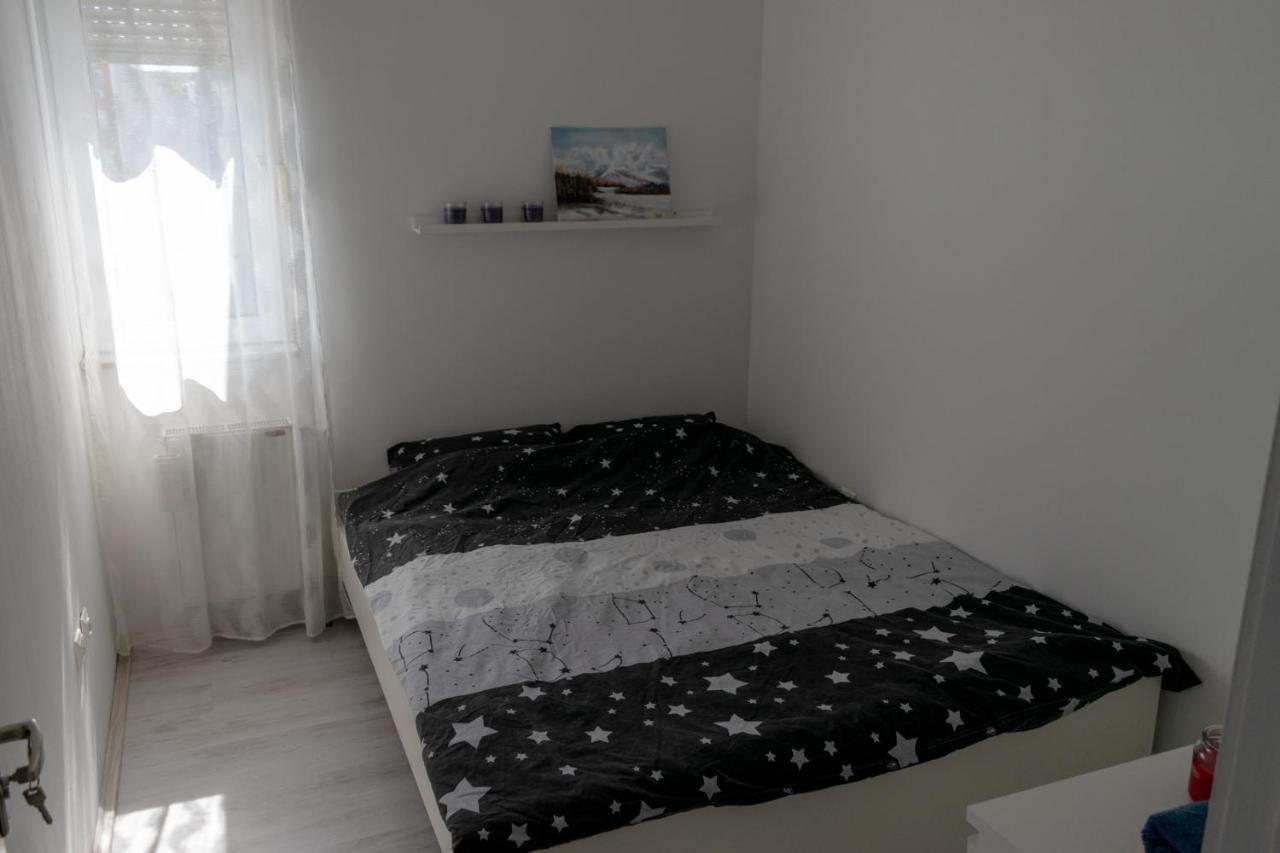 Stan Na Dan 021 Apartment Novi Sad Ngoại thất bức ảnh