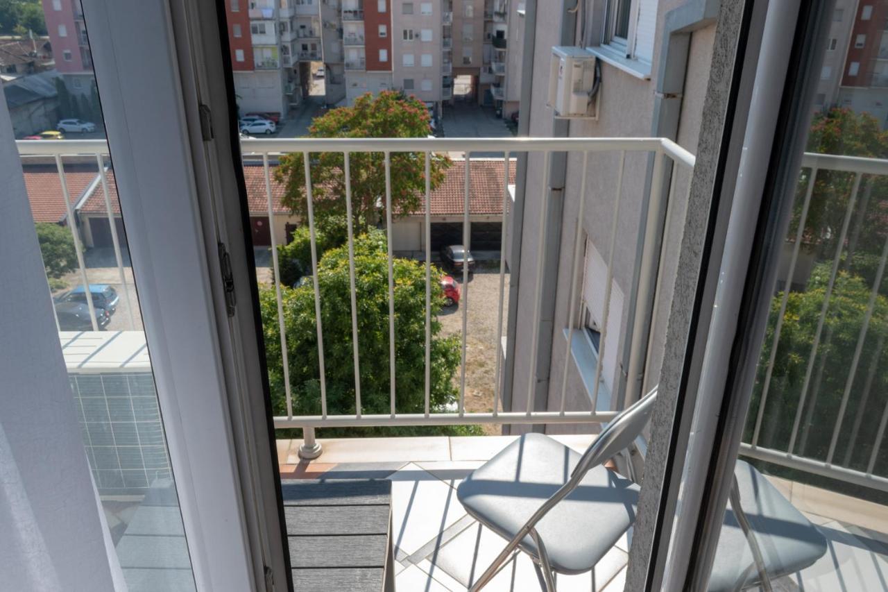 Stan Na Dan 021 Apartment Novi Sad Ngoại thất bức ảnh
