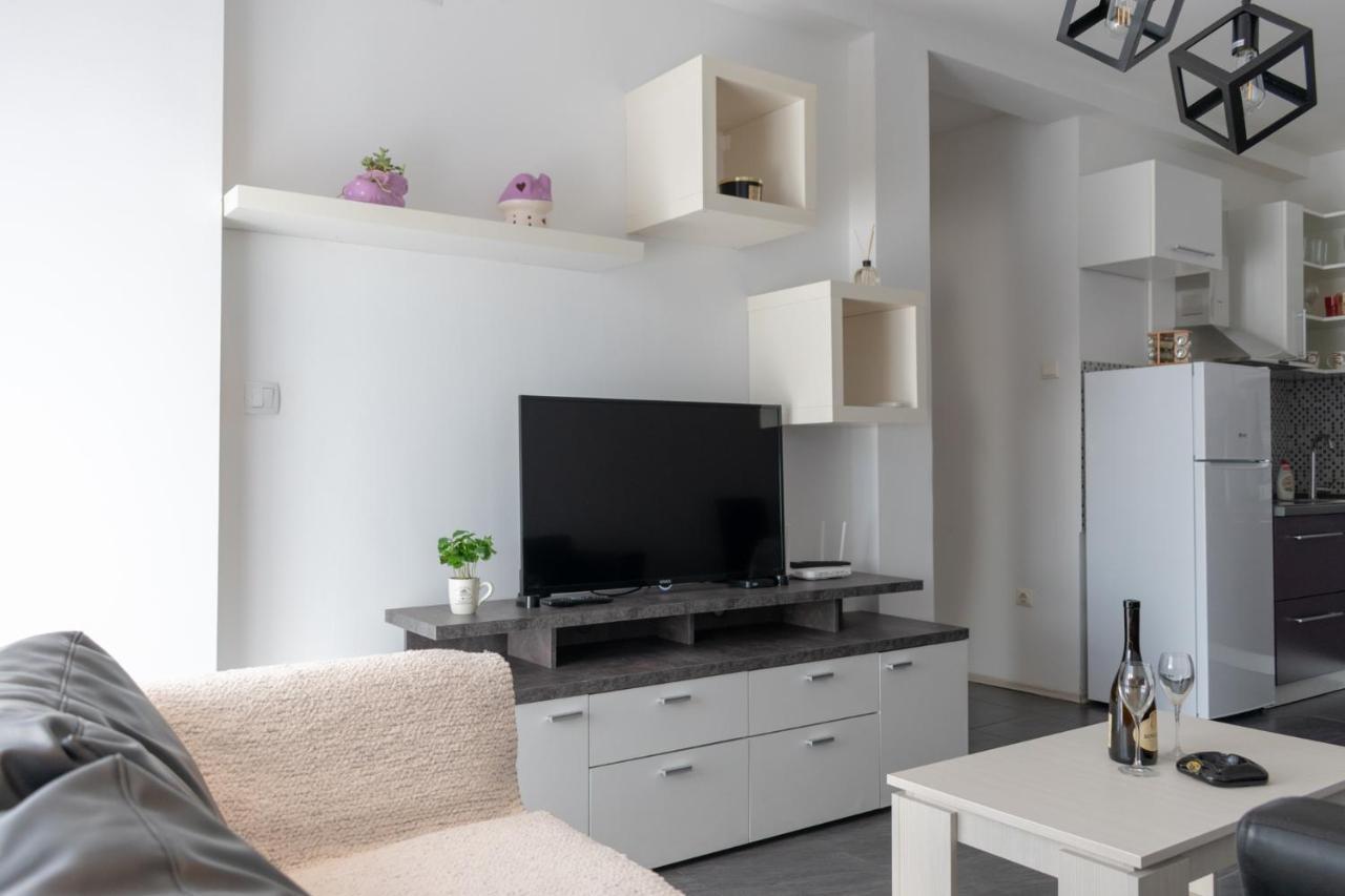 Stan Na Dan 021 Apartment Novi Sad Ngoại thất bức ảnh