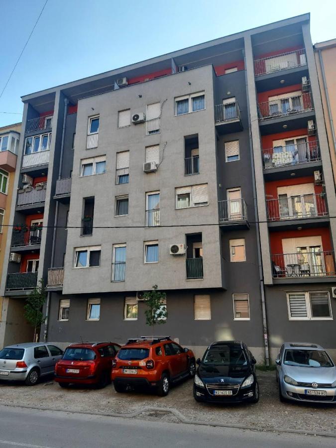 Stan Na Dan 021 Apartment Novi Sad Ngoại thất bức ảnh