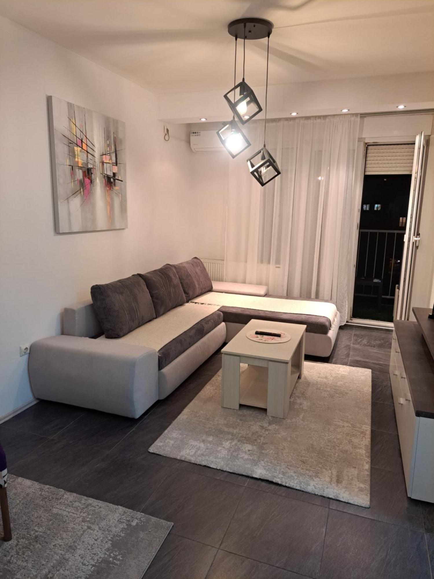 Stan Na Dan 021 Apartment Novi Sad Ngoại thất bức ảnh